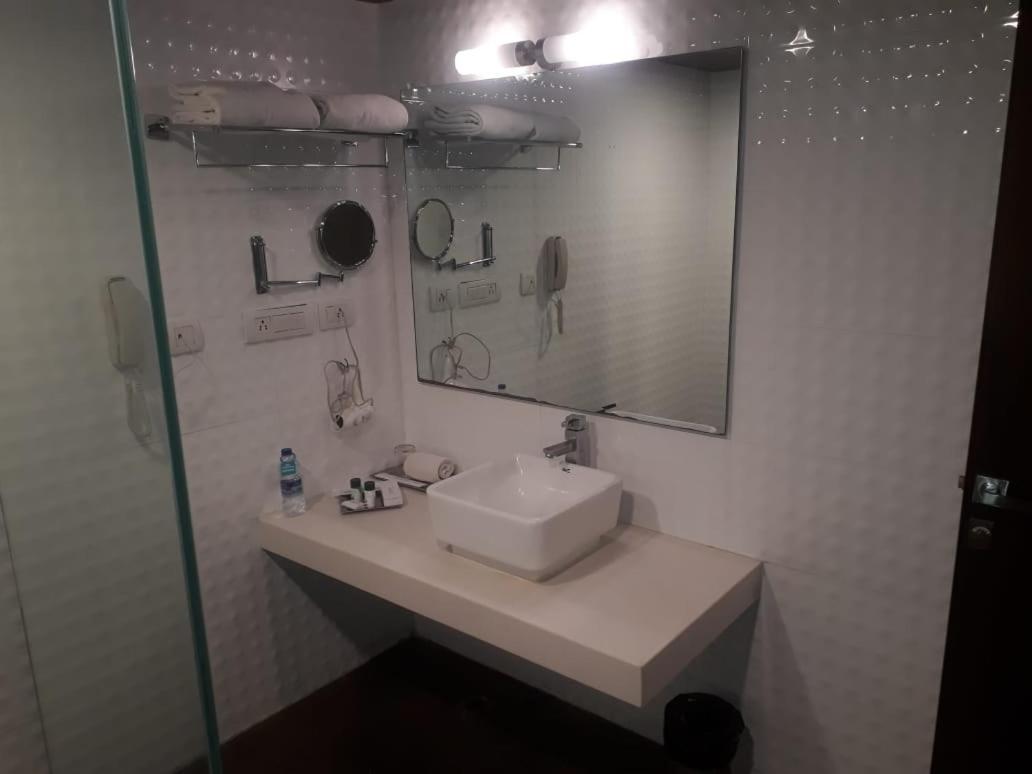 Cocoon Luxury Business Hotel Dhanbād Esterno foto
